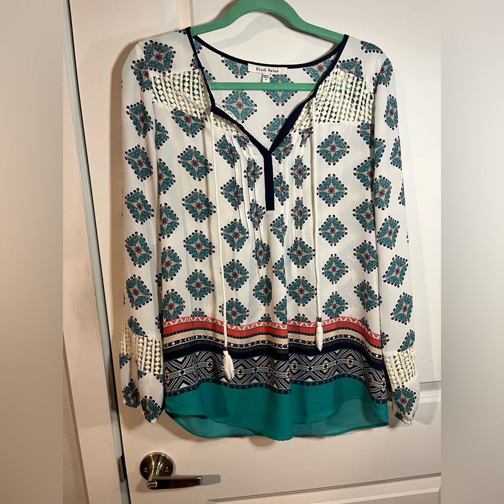 Black Rainn Cold Shoulder Multicolored Bell Sleeve Tunic with Tassels Size Med - Picture 5 of 16